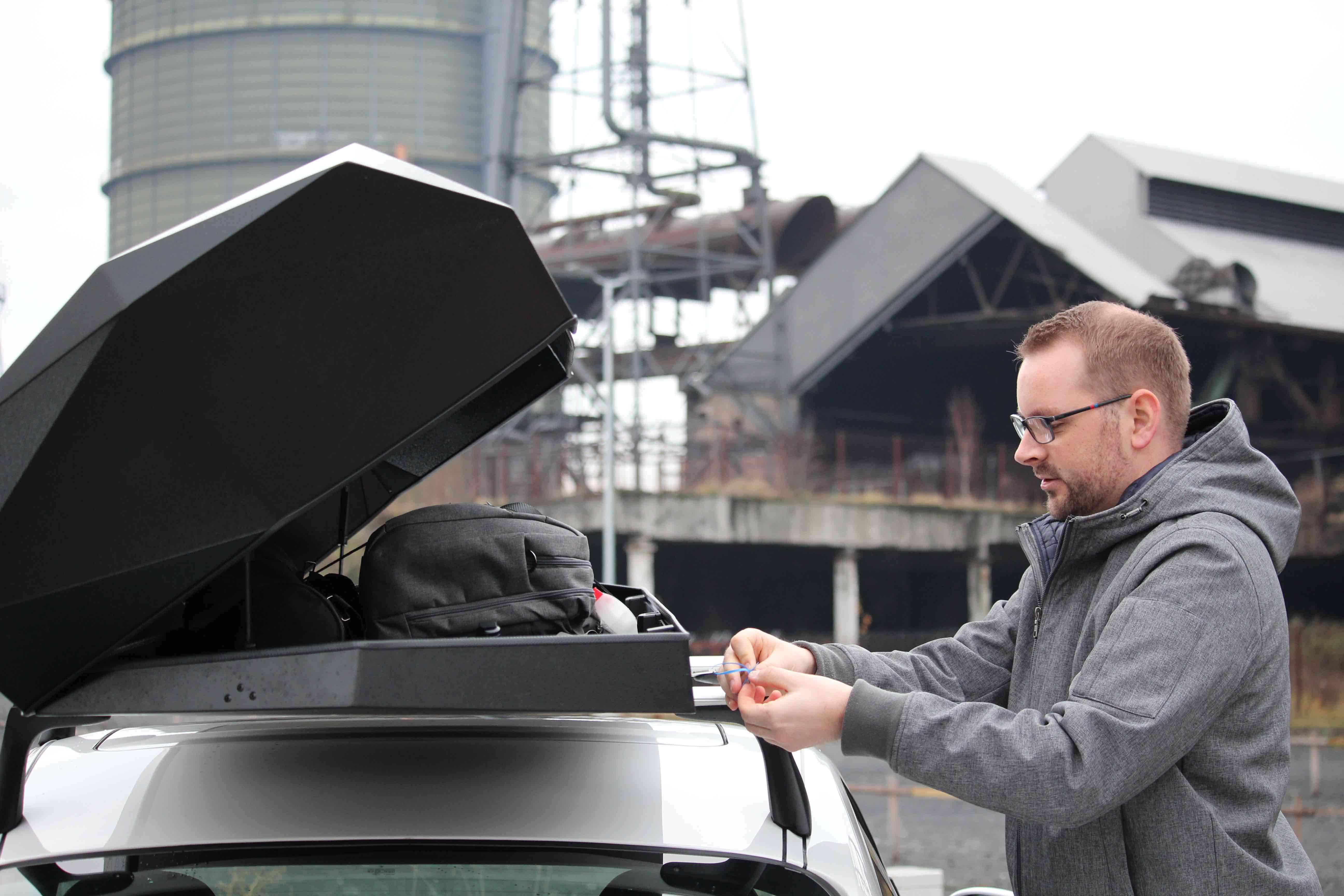 Porsche tested Test ALUMINED Roof Box Asphaltkind